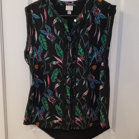 a new day Tops - A New Day Sleeveless Green and Blue Blouse with Buttoned Mandarin Collar